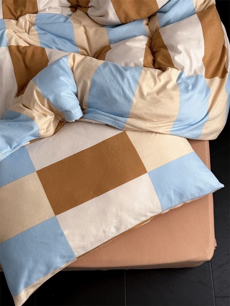 Dopamine Checker Duvet Cover Set With Pillowcases & Fitted Sheet